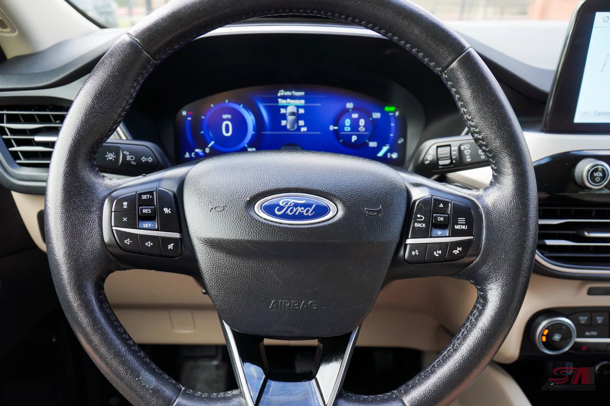 Used 2020 Ford Escape SE Sport image 24