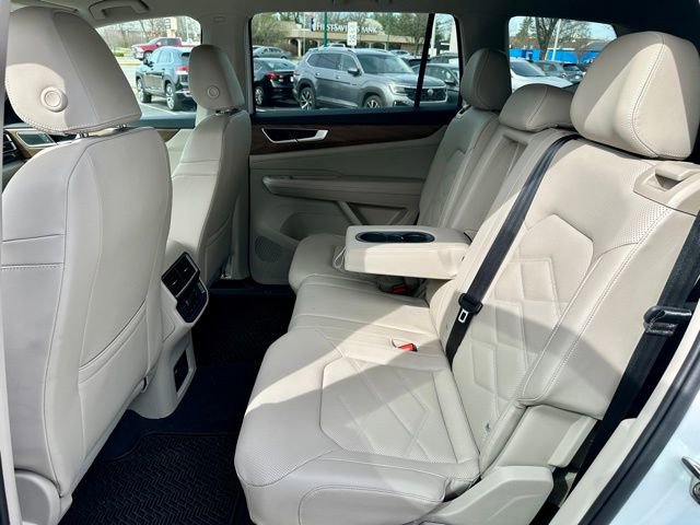 Used 2024 Volkswagen Atlas SE image 17