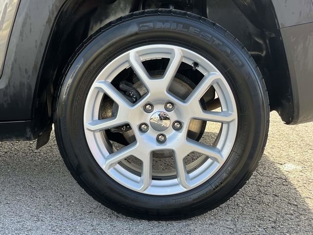 Used 2019 Jeep Renegade Latitude image 11