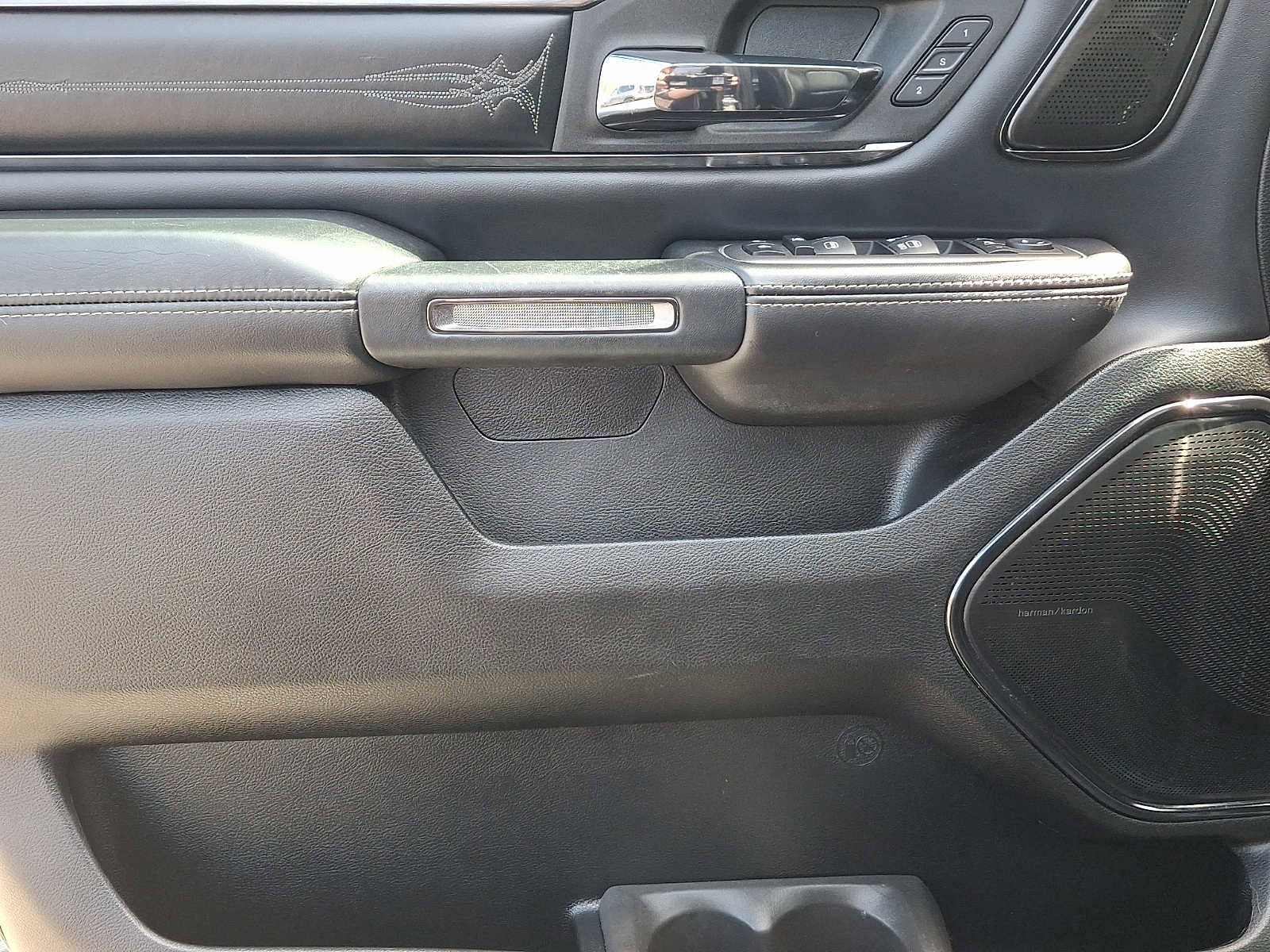 Used 2023 RAM 1500 Limited AWD/4WD image 15