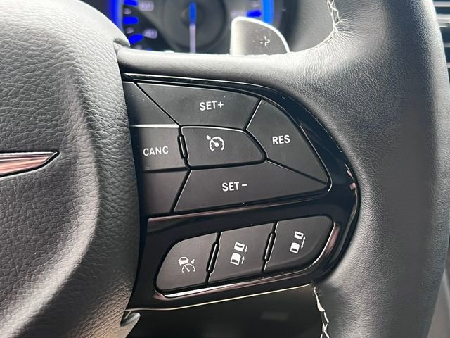 Used 2023 Chrysler 300 C image 25