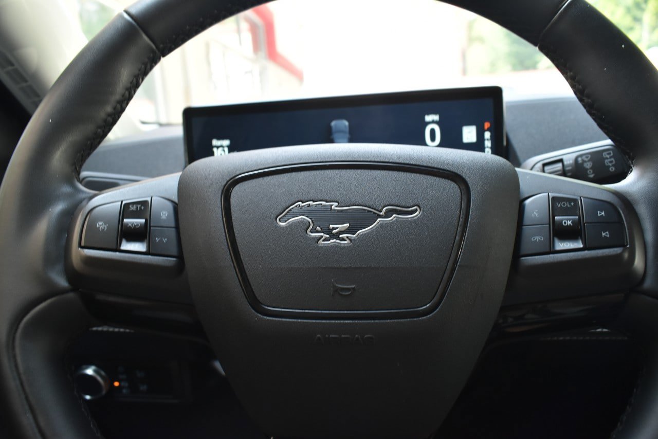 Used 2021 Ford Mustang Mach-E Select RWD image 22