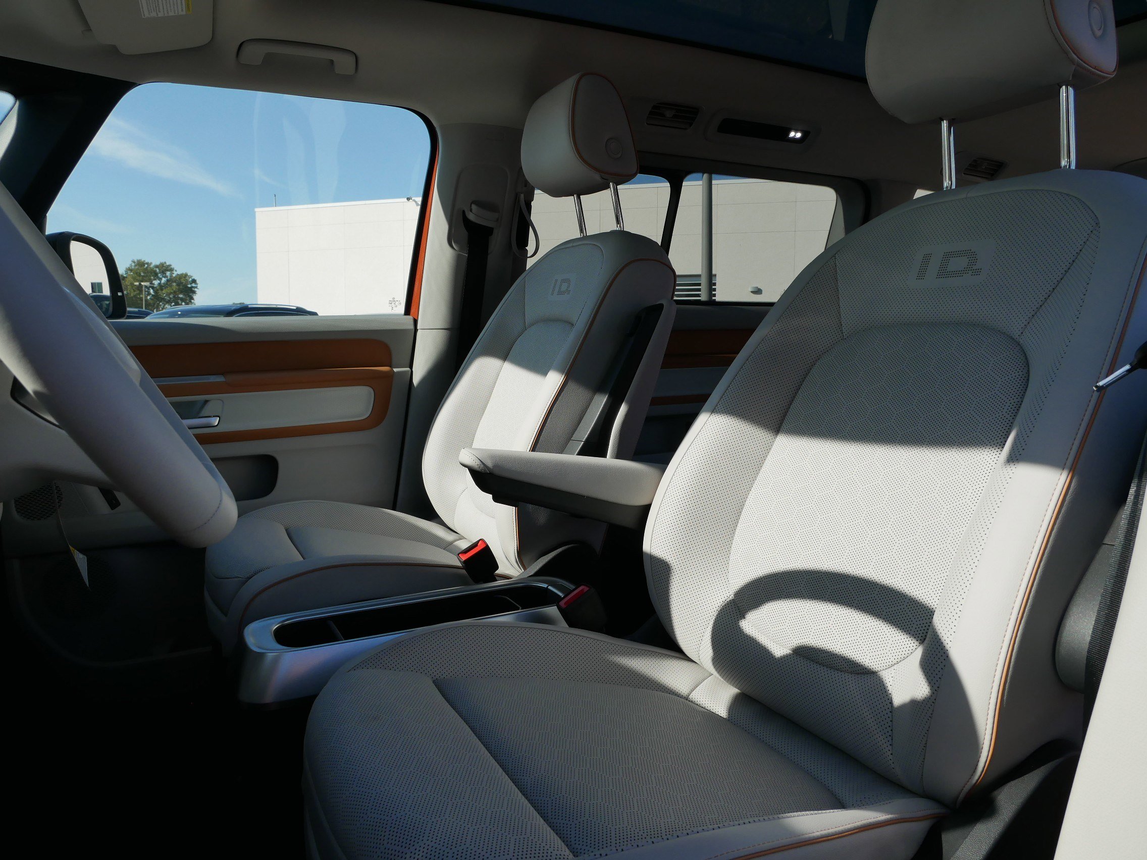 New 2025 Volkswagen ID. Buzz 1st Edition image 4