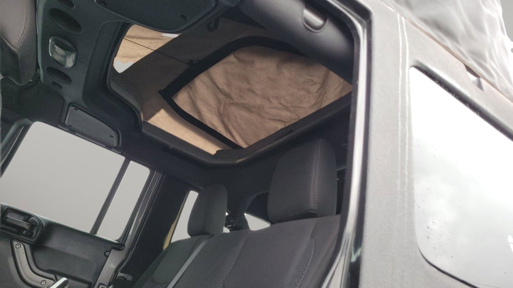 Used 2017 Jeep Wrangler Unlimited Sport image 19