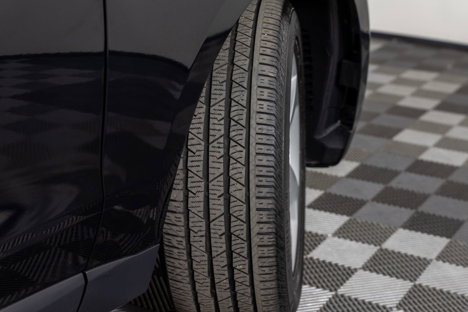 Used 2018 Jaguar F-PACE Premium image 44