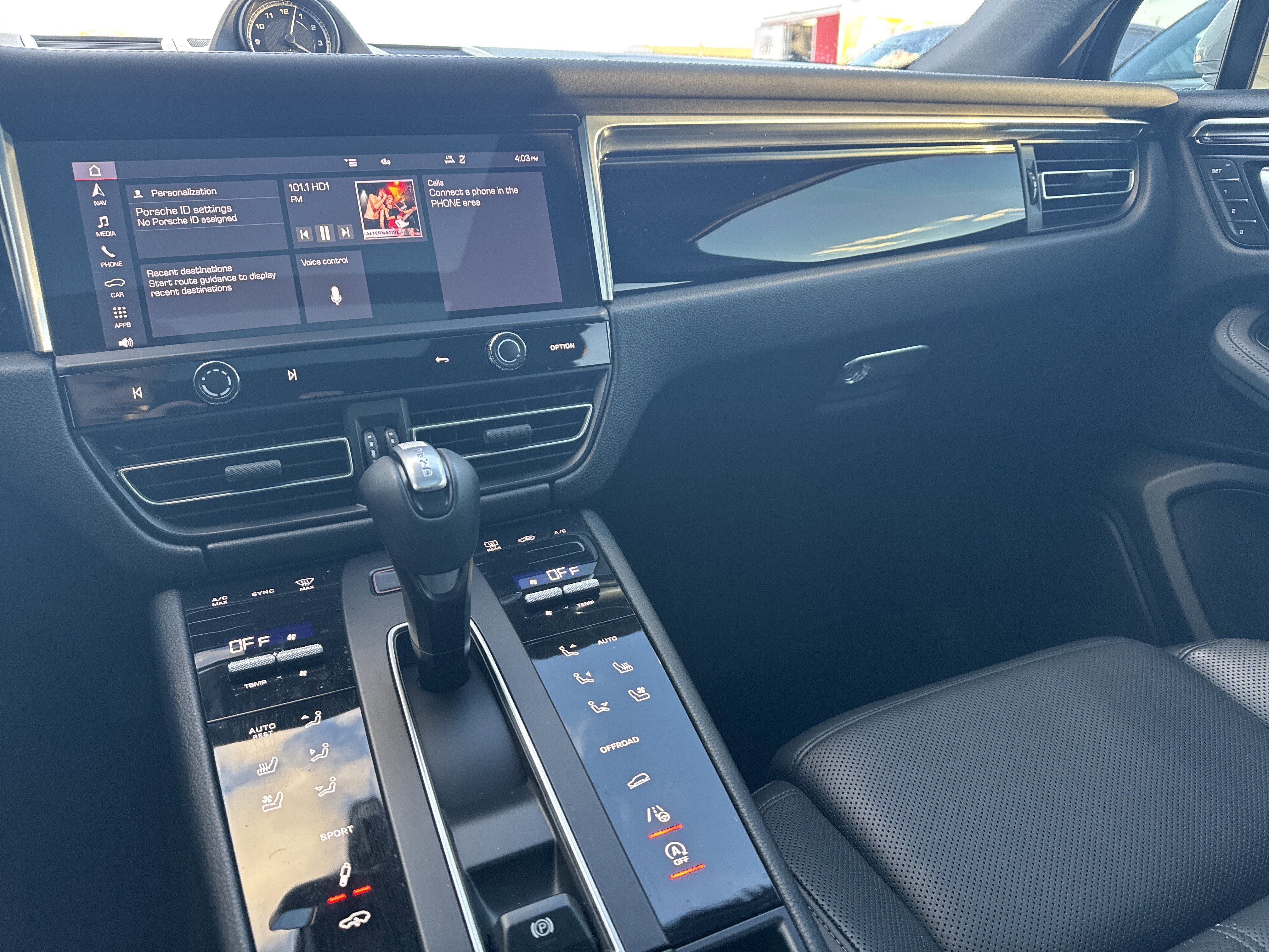 Used 2022 Porsche Macan S image 22