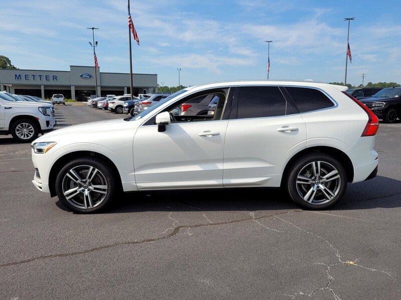 Used 2020 Volvo XC60 T6 Momentum w/ Protection Package image 4