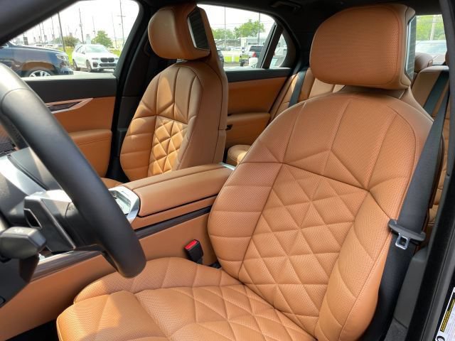 Used 2025 BMW 740i xDrive AWD/4WD image 27