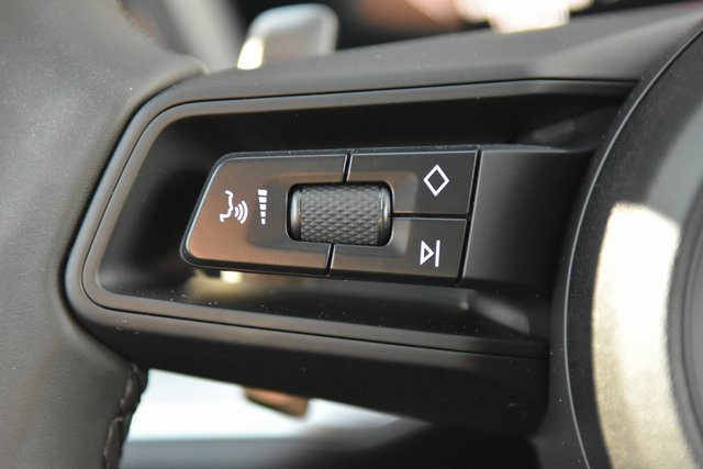 Certified 2025 Porsche Cayenne image 36