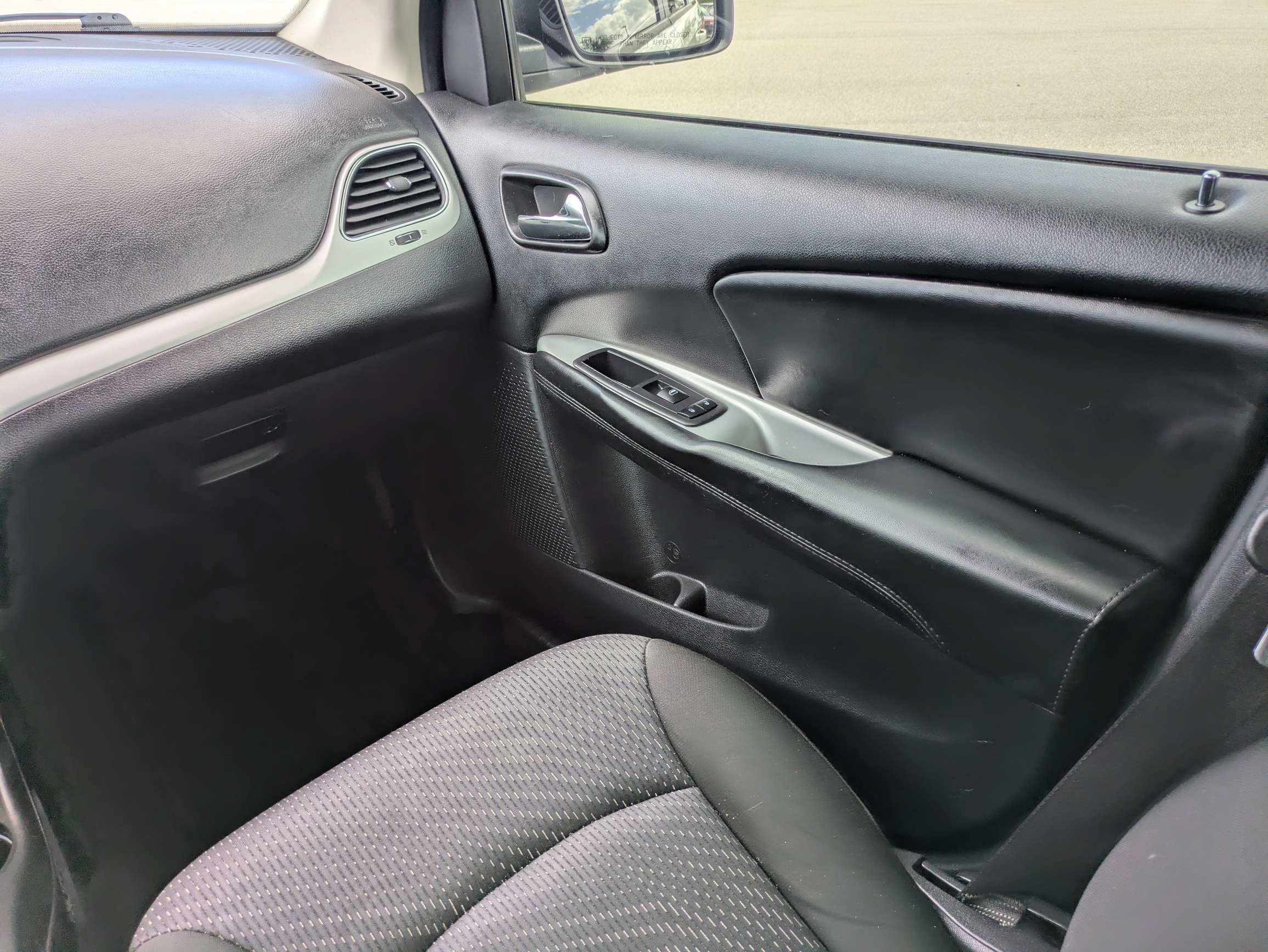 Used 2020 Dodge Journey SE w/ Blacktop Package FWD image 17