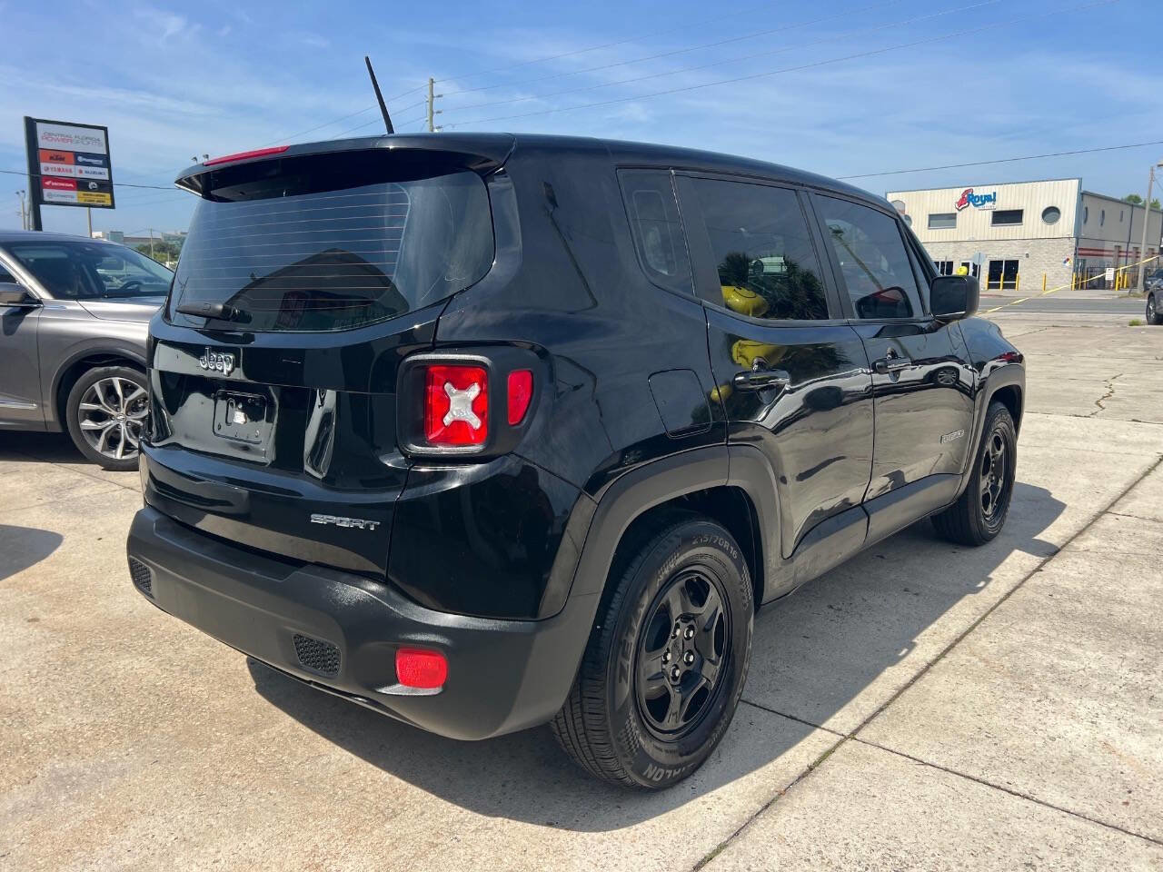 Used 2016 Jeep Renegade Sport w/ Power & Air Group FWD image 4