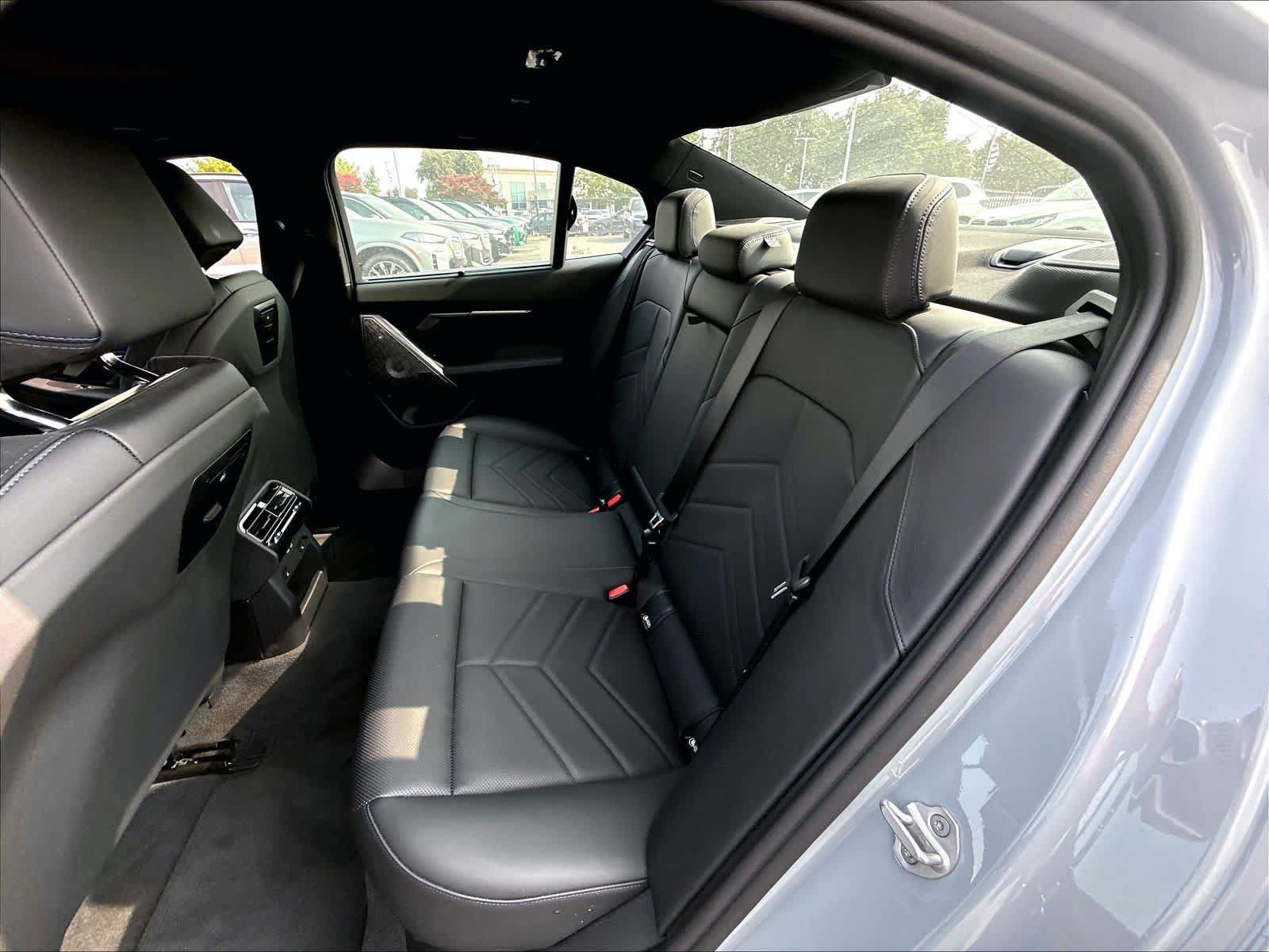 Used 2025 BMW i5 M60 w/ Executive Package AWD/4WD image 23