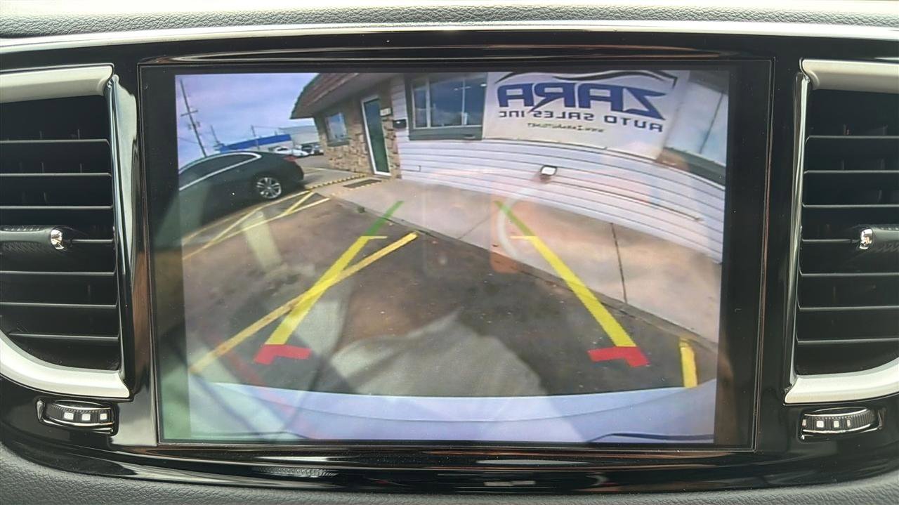 Used 2023 Chrysler Pacifica Touring-L image 23