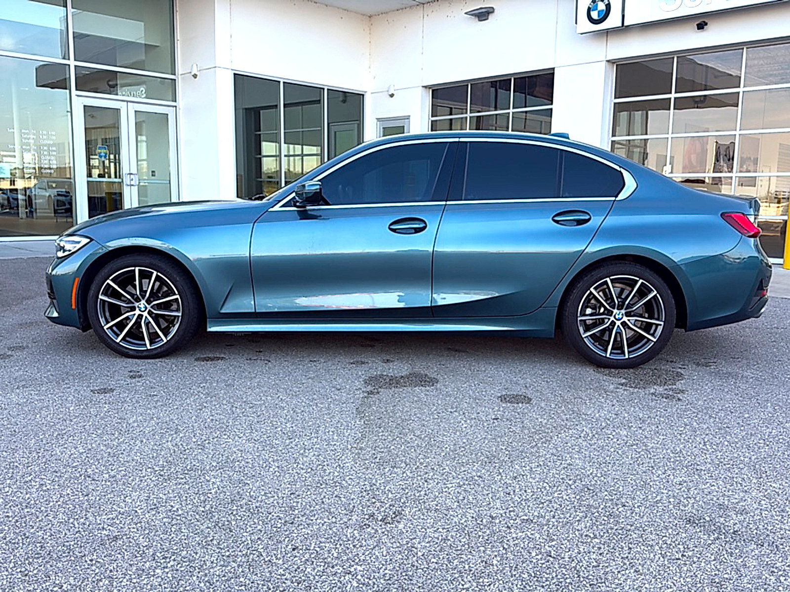 Used 2021 BMW 330i Sedan w/ Convenience Package RWD image 4