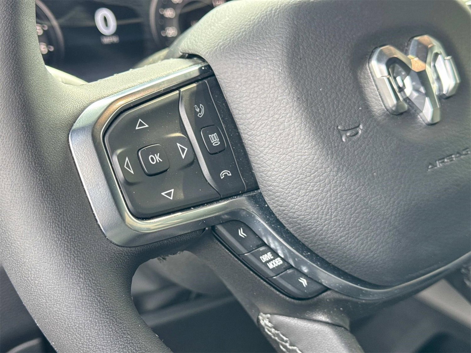 Used 2025 RAM 1500 Laramie w/ Night Edition image 31