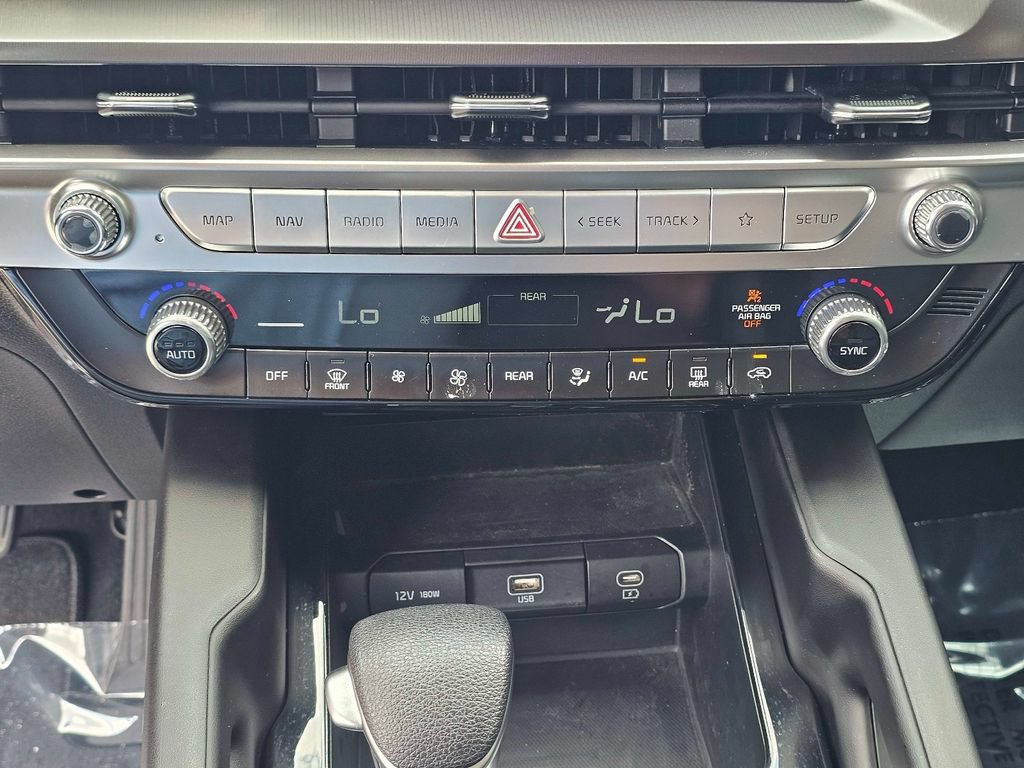Certified 2025 Kia Telluride LX FWD image 29