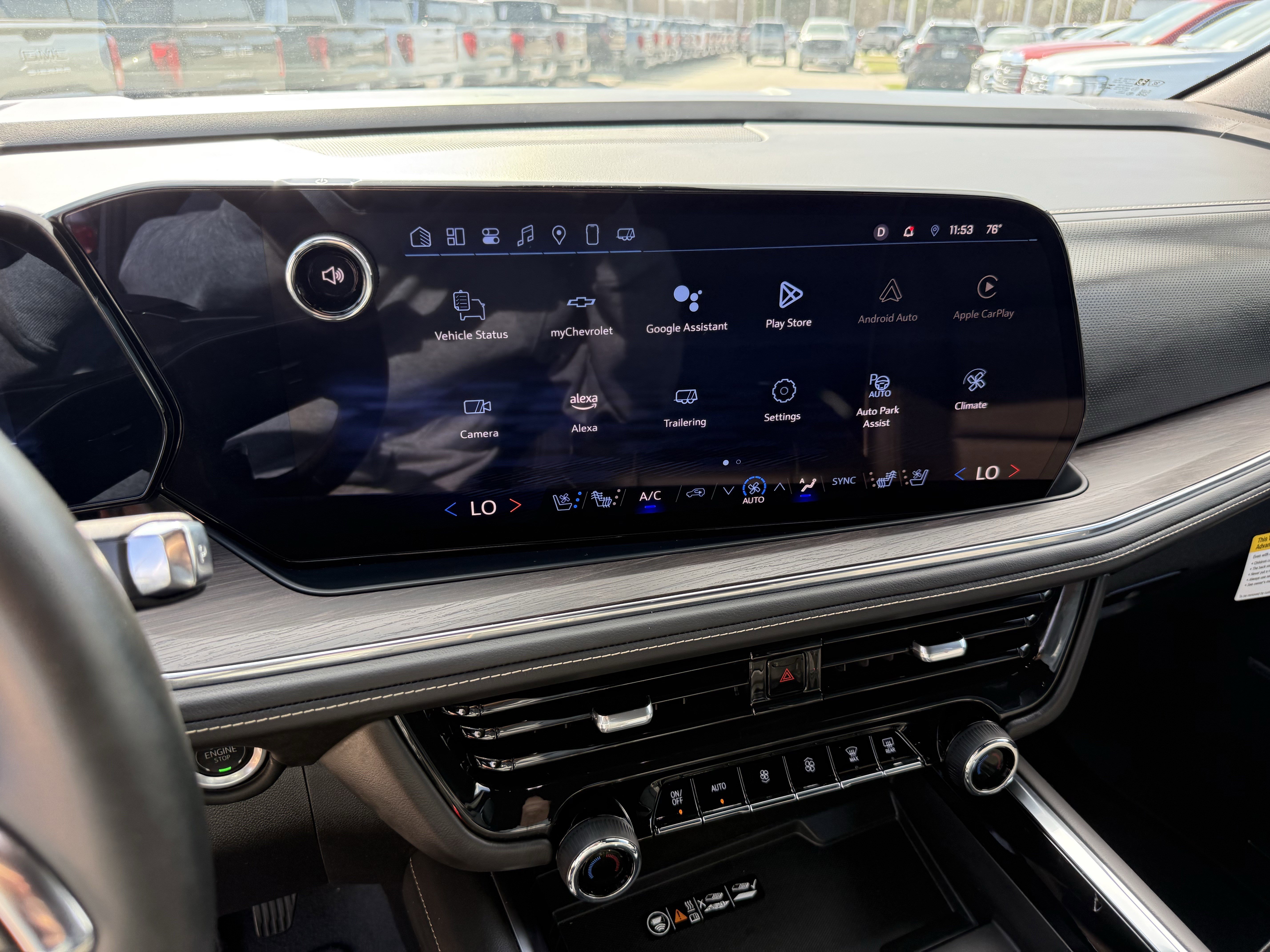 Used 2025 Chevrolet Suburban Premier image 19