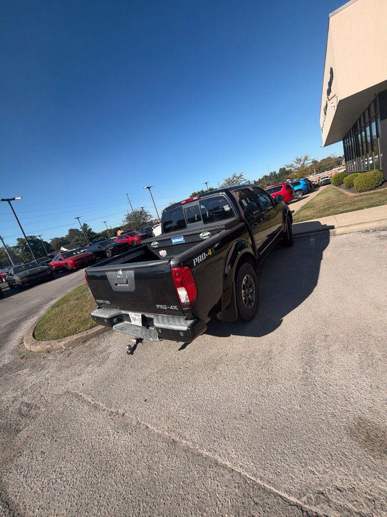 Used 2018 Nissan Frontier PRO-4X AWD/4WD image 4