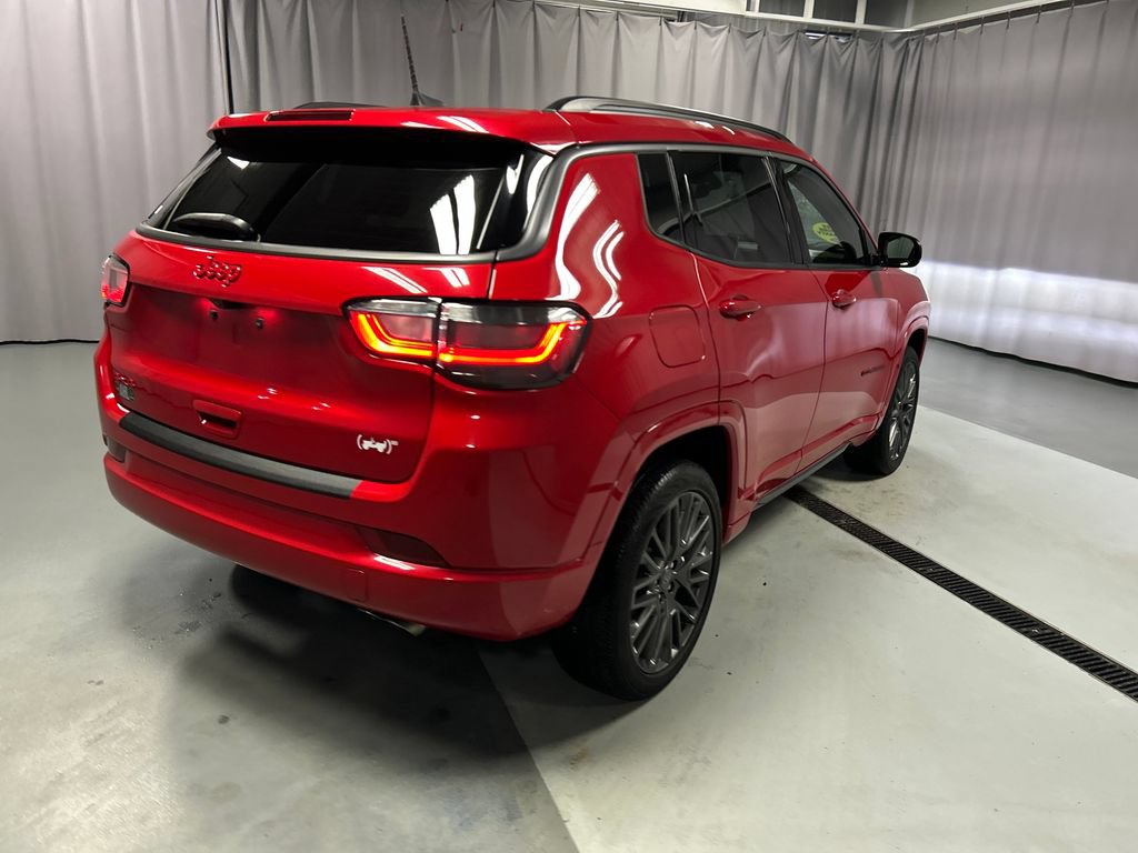Used 2022 Jeep Compass Limited w/ (RED) Package AWD/4WD image 7