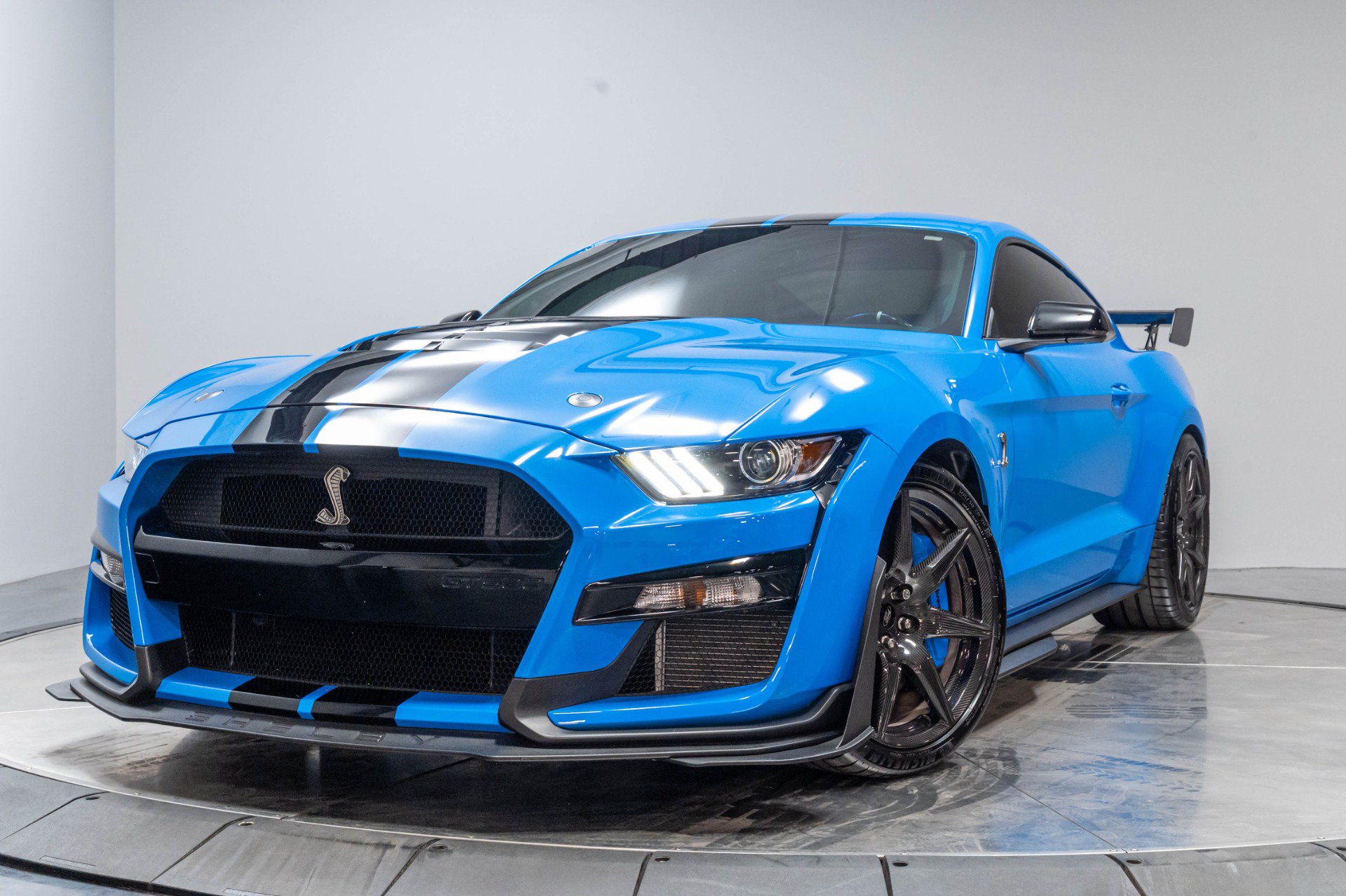 Used 2022 Ford Mustang Shelby GT500 w/ Carbon Fiber Track Pack RWD image 49