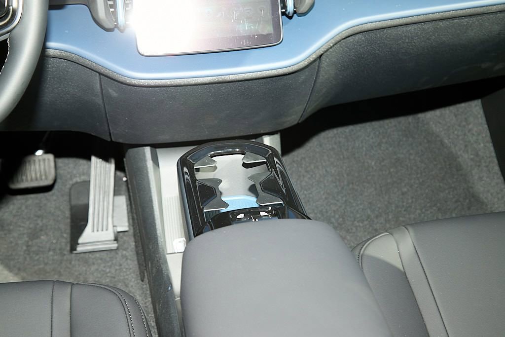 New 2026 Volvo EX30 Ultra w/ Protection Package Premier image 21