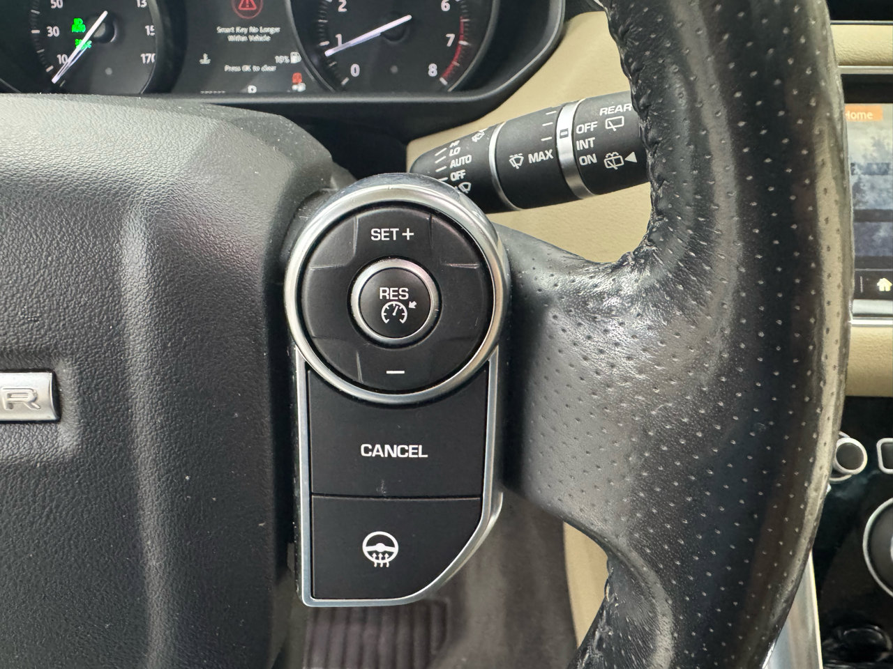 Used 2017 Land Rover Range Rover Sport HSE image 21