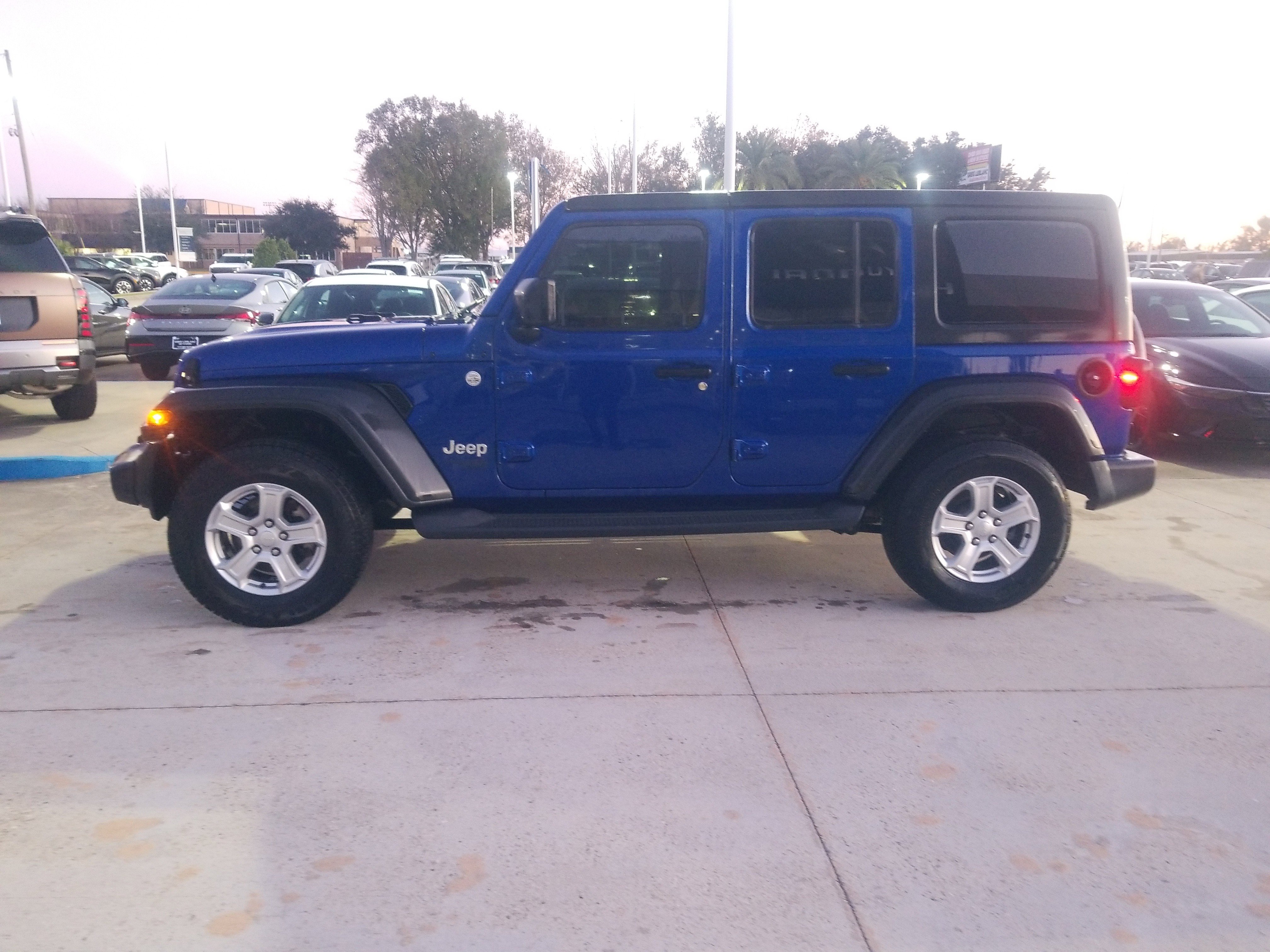 Used 2020 Jeep Wrangler Unlimited Sport S image 4