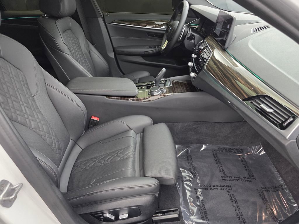 Used 2021 BMW 540i 540i w/ Convenience Package image 28