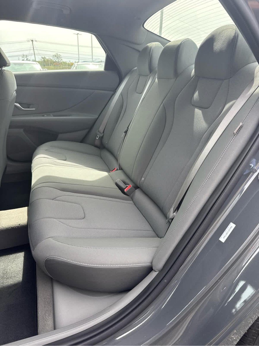 New 2026 Hyundai Elantra SE FWD image 41