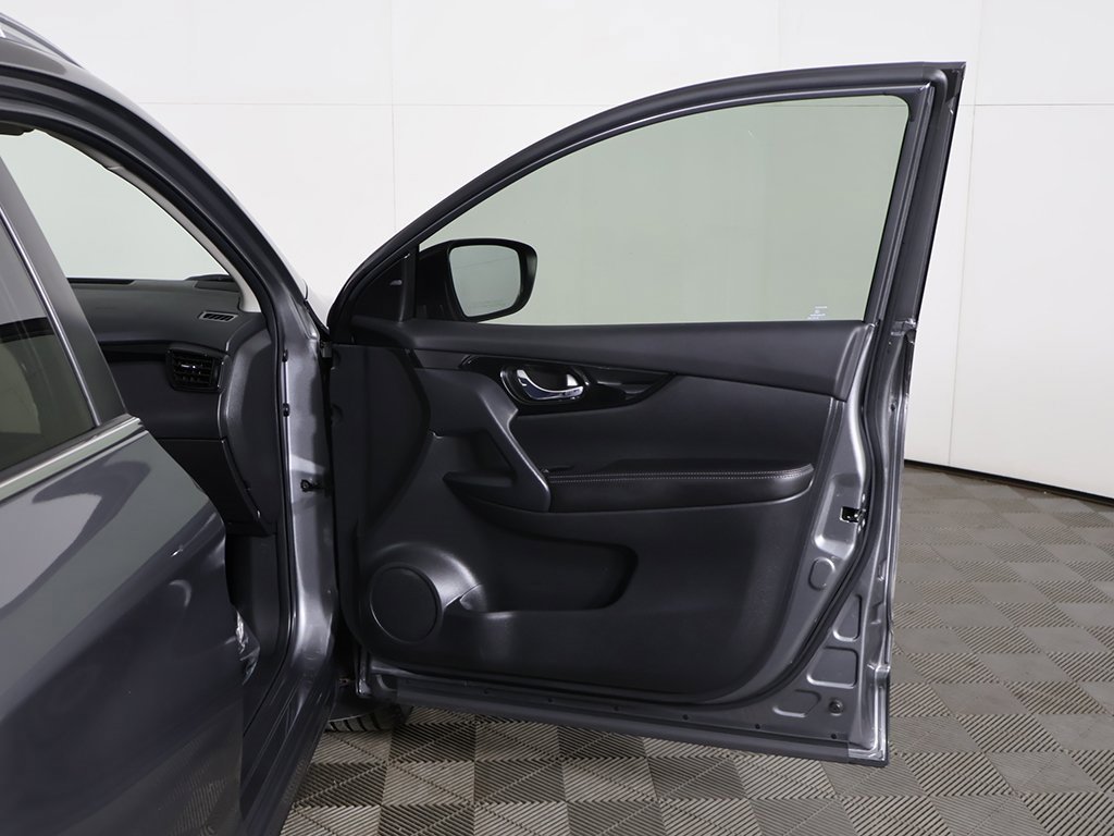 Used 2022 Nissan Rogue Sport SL image 20