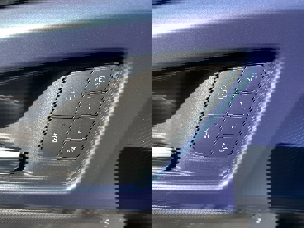 New 2026 Chevrolet Equinox EV LT image 23