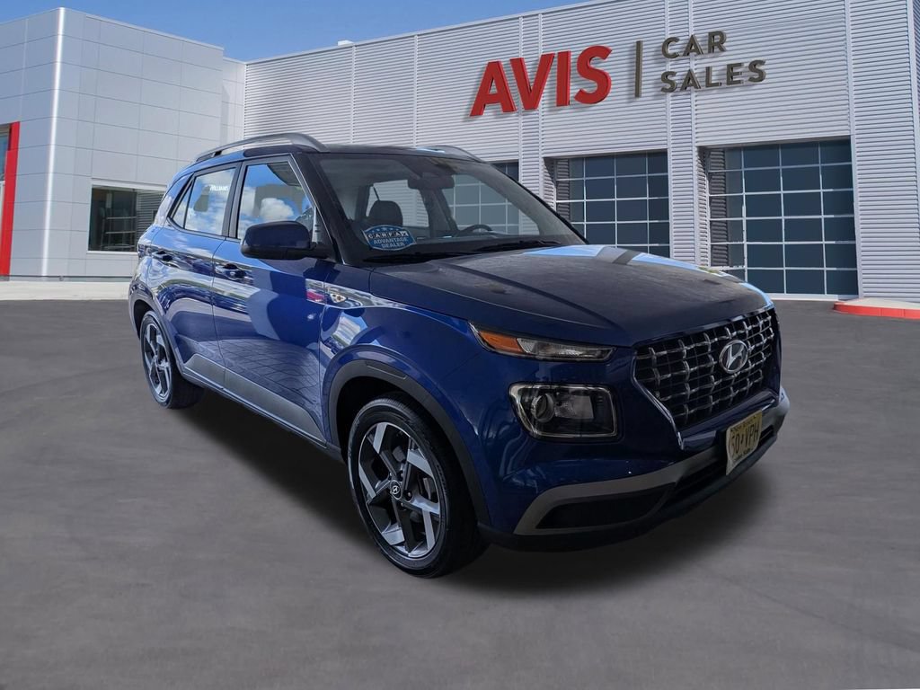 Used 2025 Hyundai Venue SEL FWD image 3