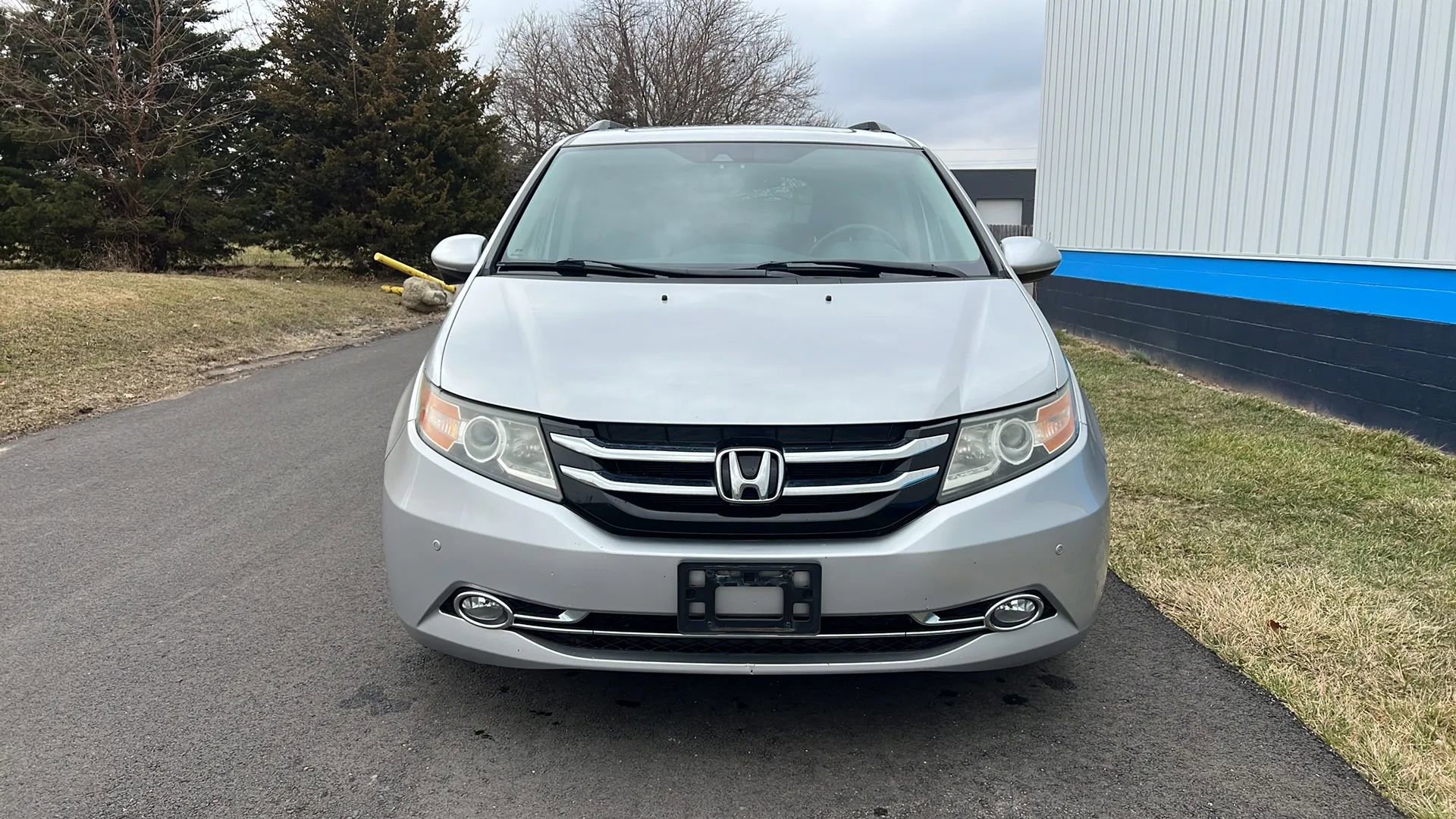 Used 2015 Honda Odyssey Touring image 2