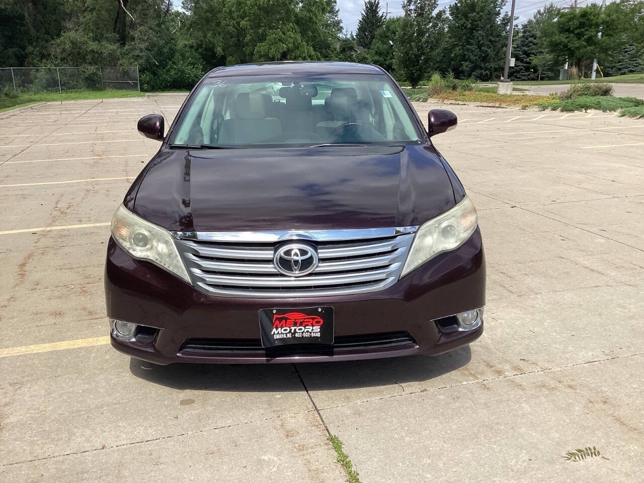 Used 2011 Toyota Avalon Limited FWD image 2