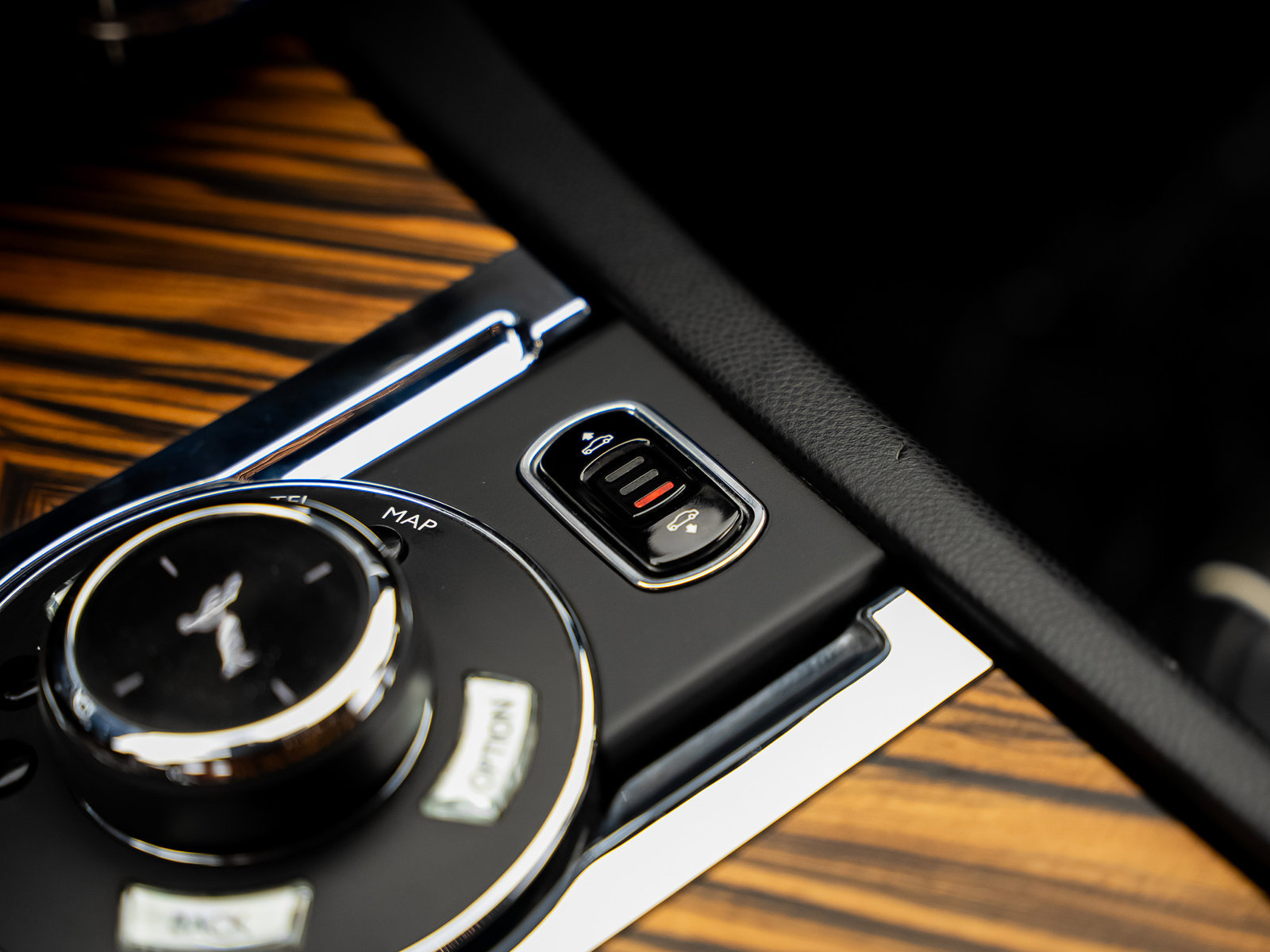 Used 2016 Rolls-Royce Wraith RWD image 50
