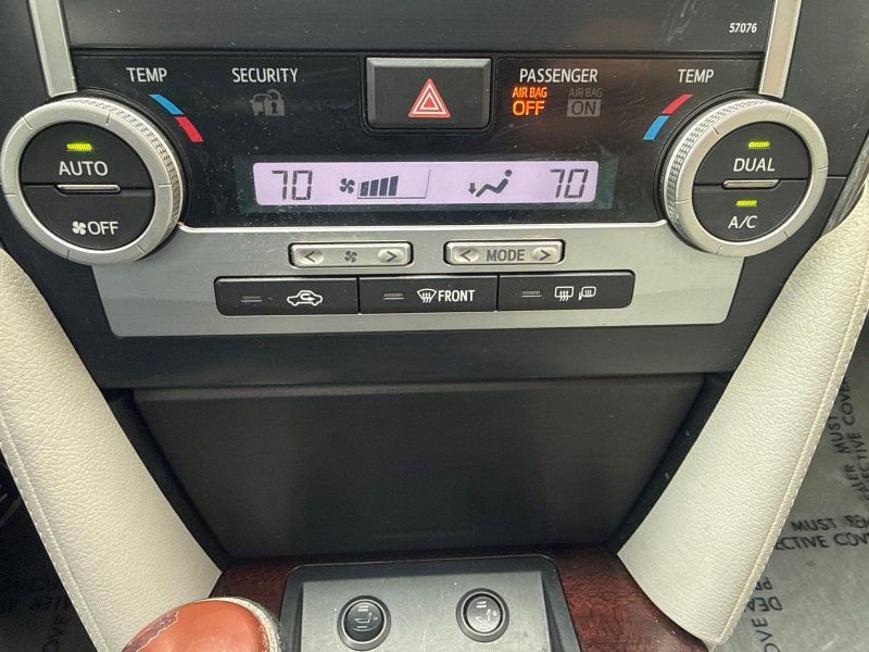 Used 2013 Toyota Camry XLE image 25