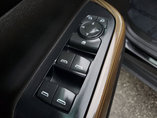 Used 2022 GMC Acadia SLE image 22