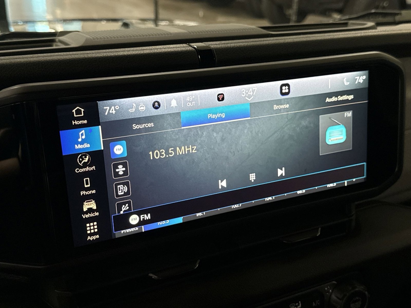 Used 2024 Jeep Wrangler Sport S image 24