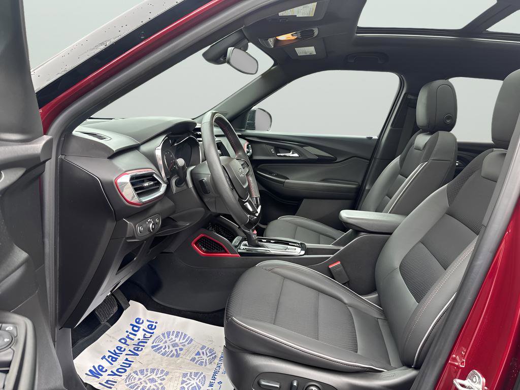 Used 2023 Chevrolet TrailBlazer RS w/ Sun and Liftgate Package image 17