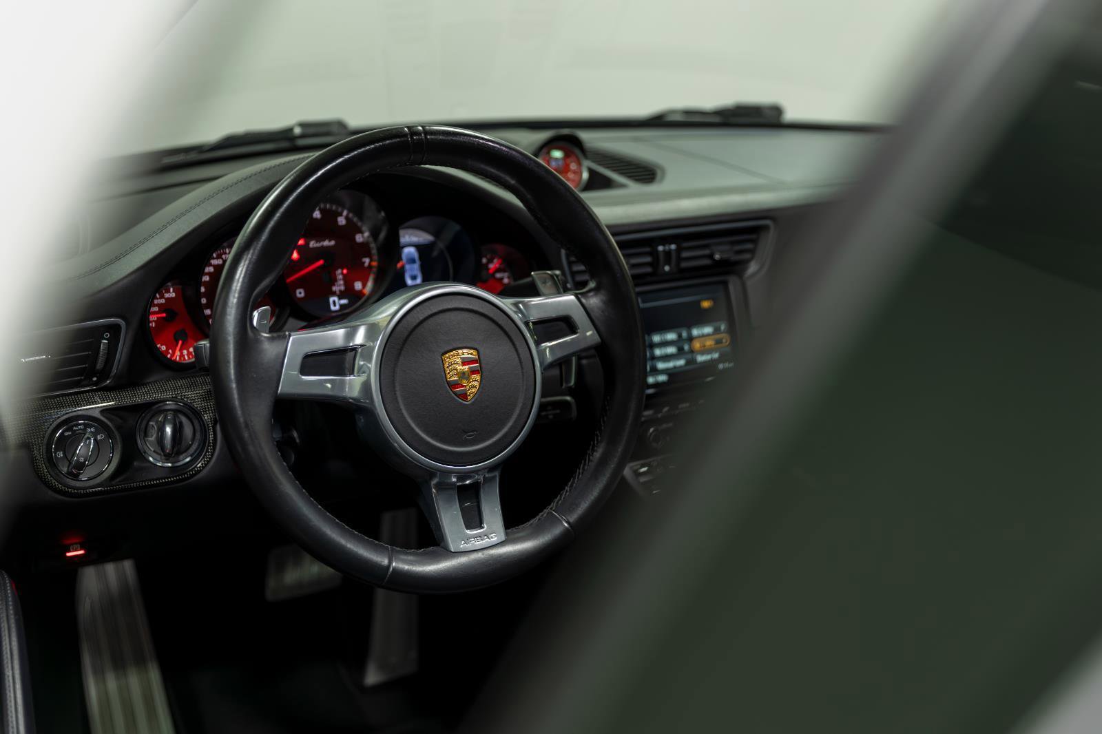 Used 2016 Porsche 911 Turbo image 86