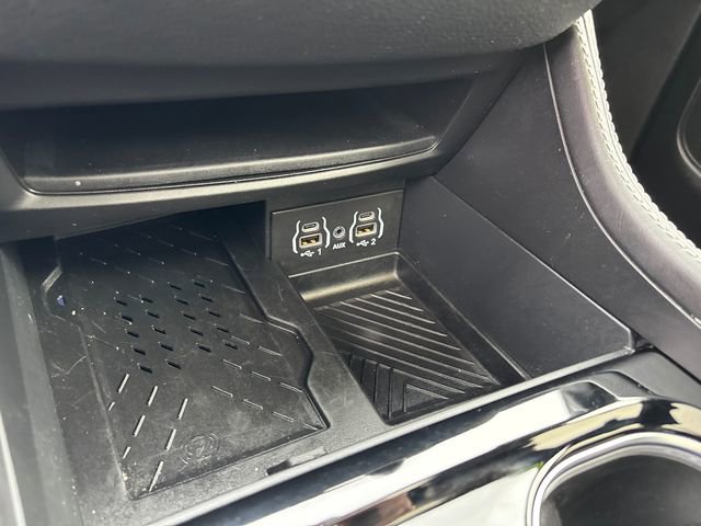 Used 2025 Chrysler Pacifica Limited FWD image 23