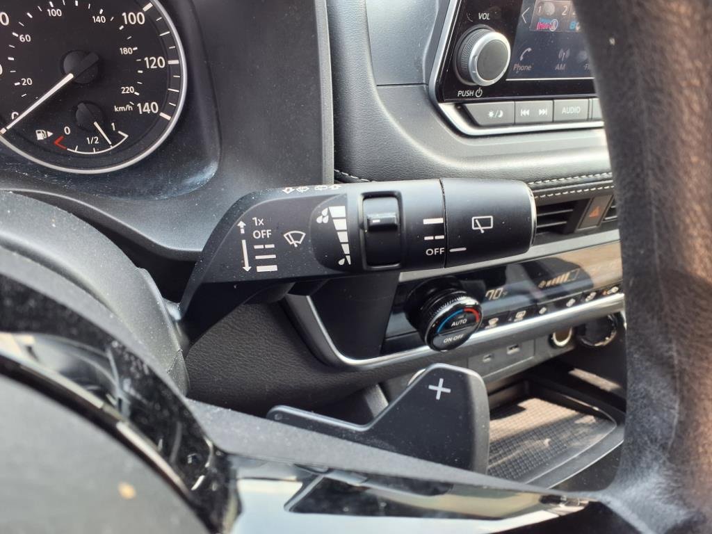 Used 2023 Nissan Rogue SV image 24