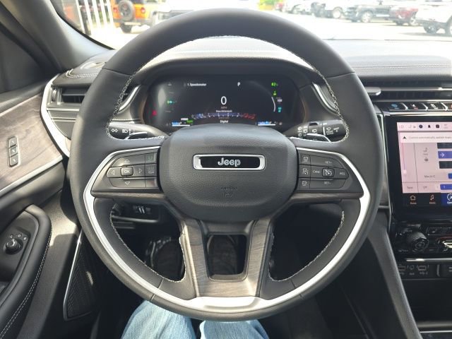 Used 2024 Jeep Grand Cherokee Limited 4xe image 15