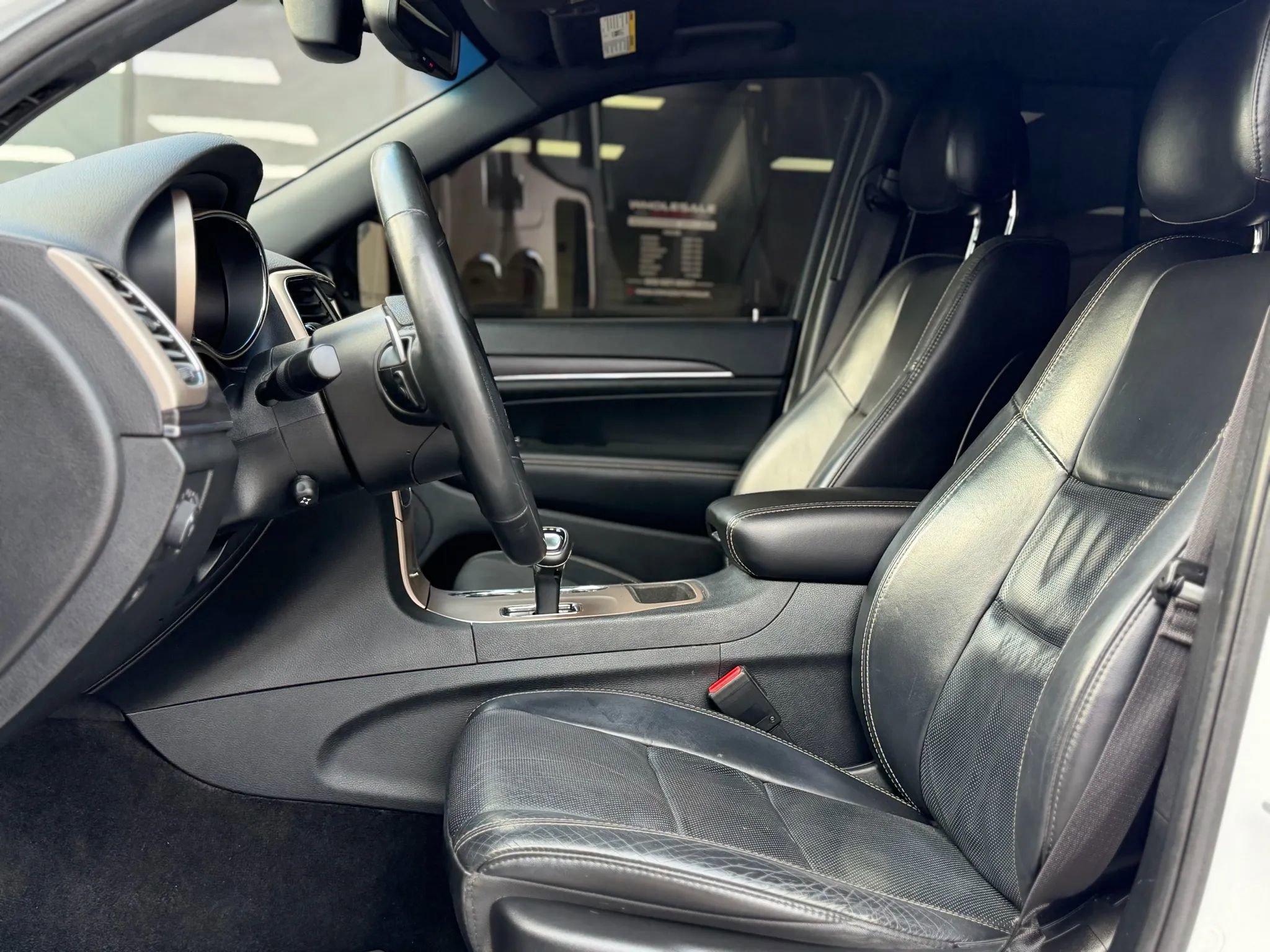 Used 2015 Jeep Grand Cherokee Limited w/ Luxury Group II RWD image 13