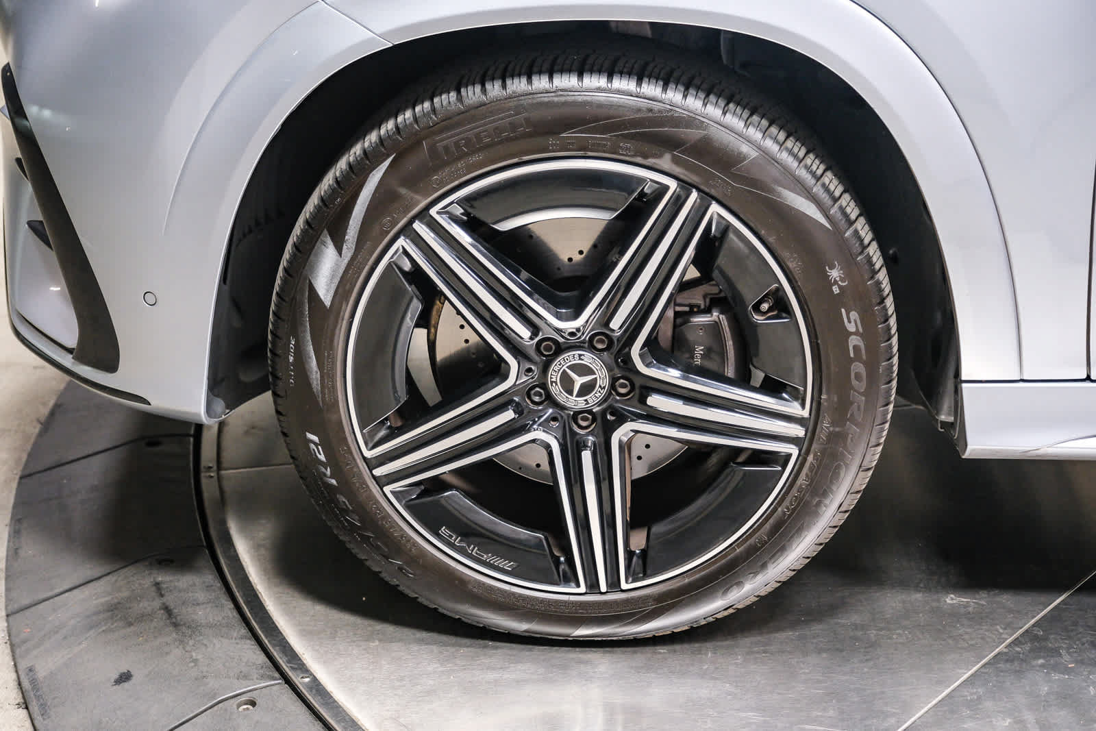 Used 2026 Mercedes-Benz GLE 450 4MATIC w/ Night Package image 10