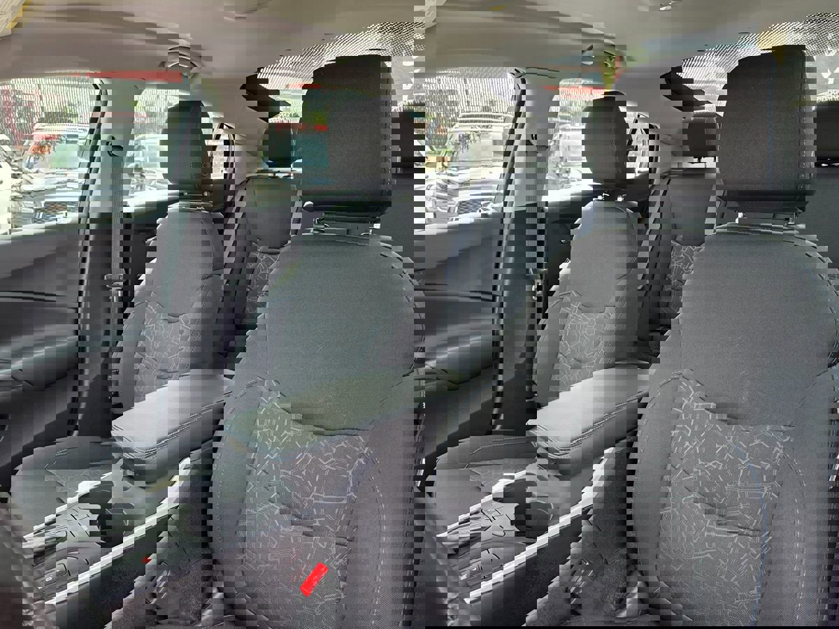 Used 2017 Chevrolet Volt LT w/ Comfort Package image 22