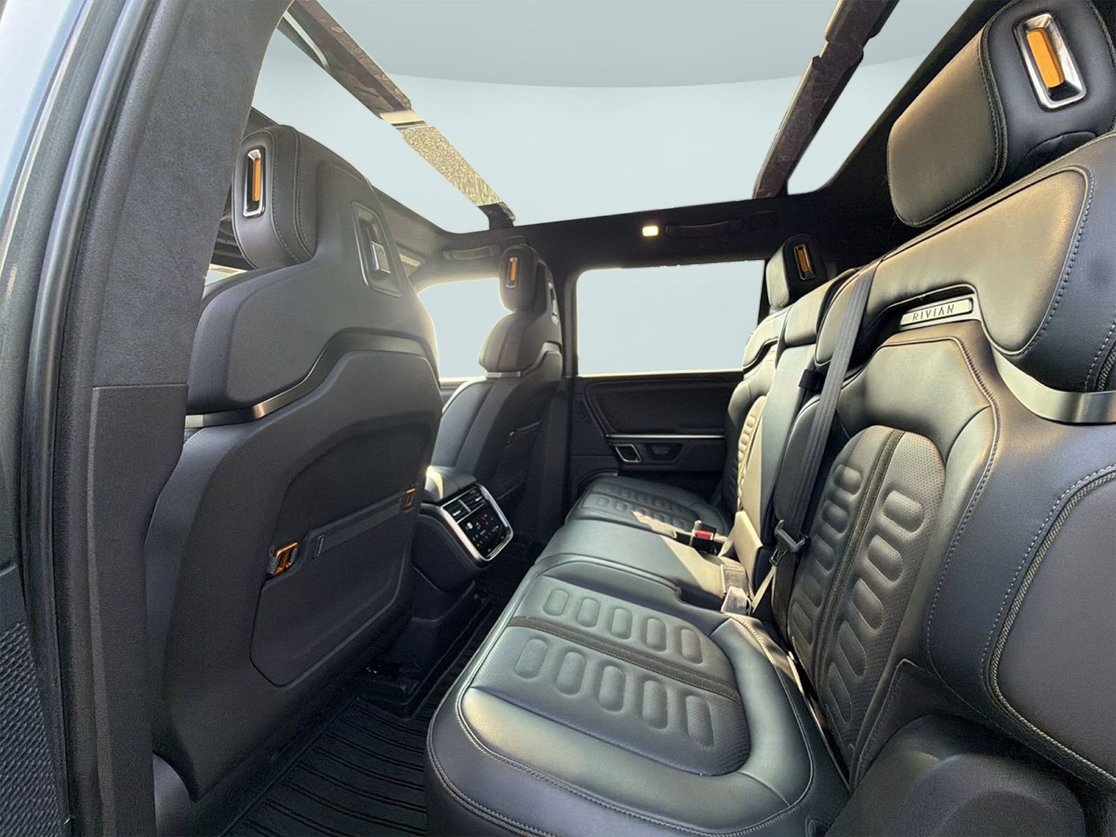 Used 2024 Rivian R1S Adventure AWD/4WD image 20