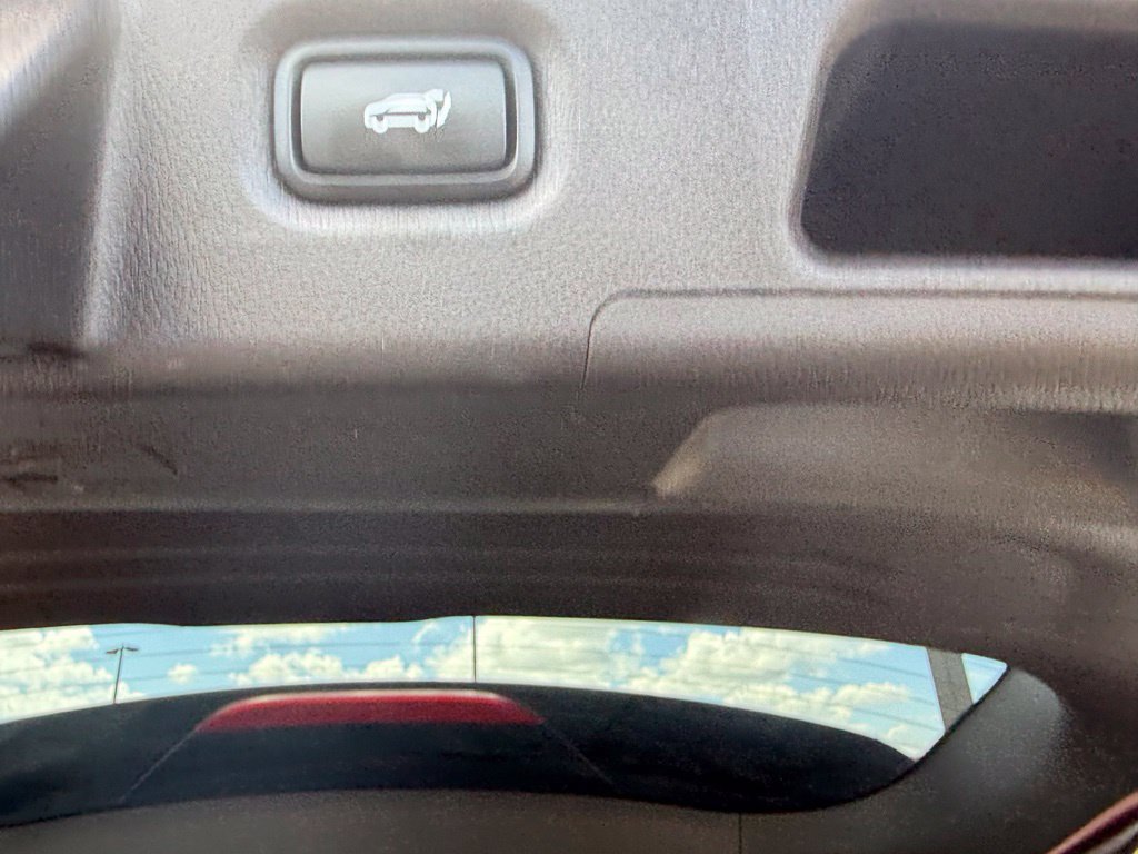 Used 2020 Hyundai Santa Fe SEL FWD image 14