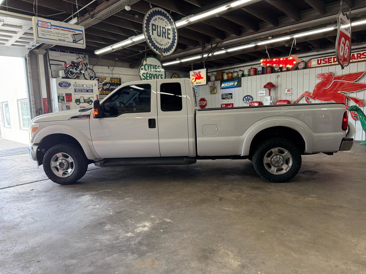 Used 2016 Ford F250 XLT image 2