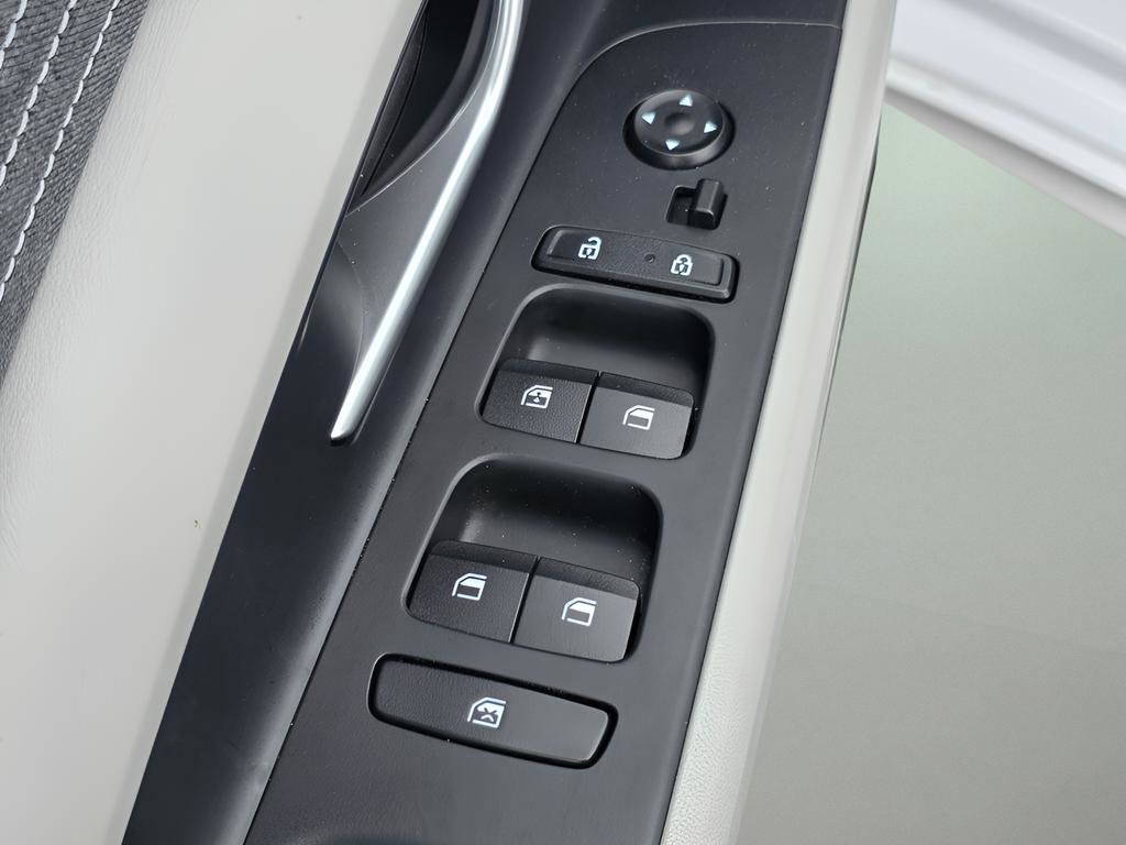 Used 2023 Hyundai Elantra Limited w/ Cargo Package image 17